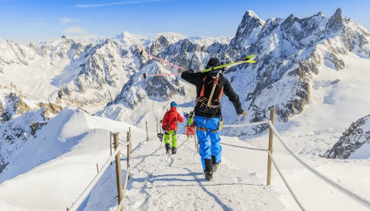 How Private transfers to Chamonix handle your ski equipment and heavy luggage