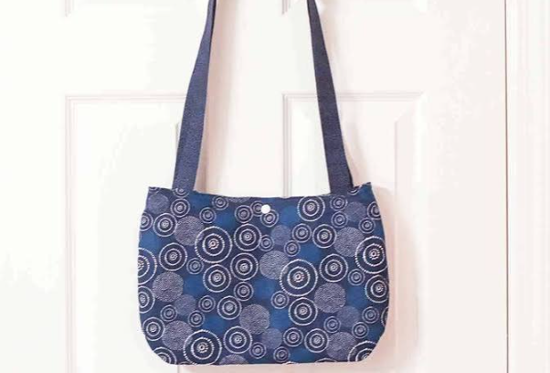 Making the Most of a Small Shoulder Bag